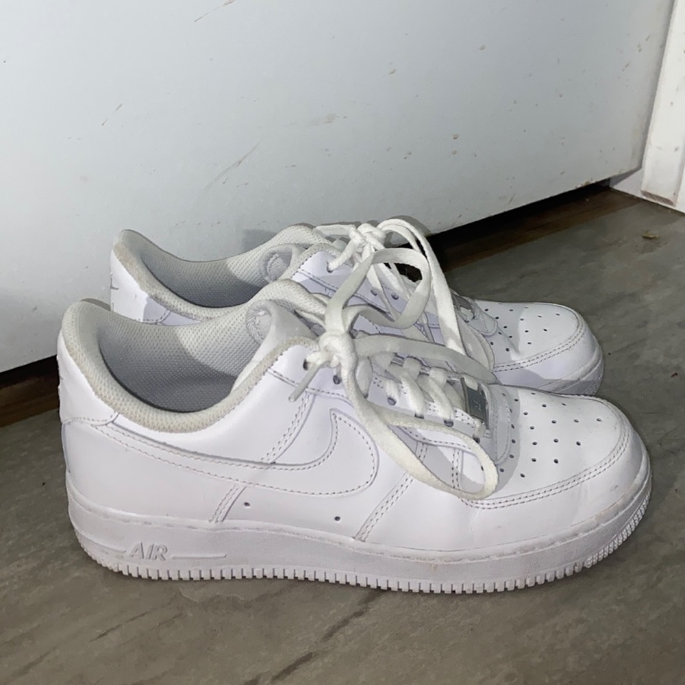 white air force 1’s